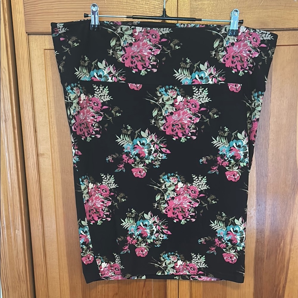 Torrid Pink & Blue Floral Pencil Skirt Plus 1X EUC Stretch Knee Length Workwear